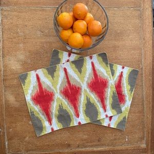 ✨3 for $10✨ Red pattern placemats set of 2